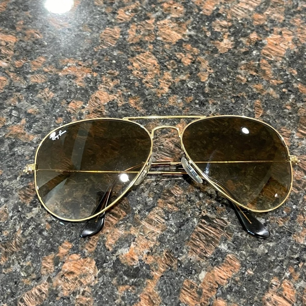 Ray-Ban Classic Aviators Sunglasses + Case